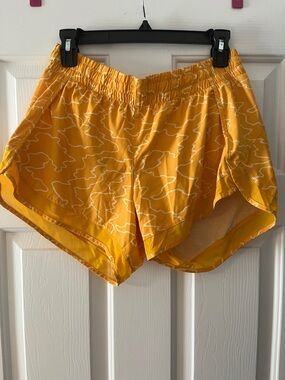 Athleta Yellow Abstract-Print Women's Athletic Shorts